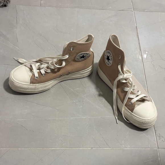 Converse Women's High-Top Sneakers - Beige and Off-White - Picture 3 of 5